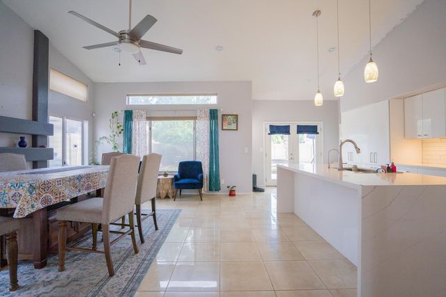 4613 E Desert Cactus Street, Phoenix, AZ 85032