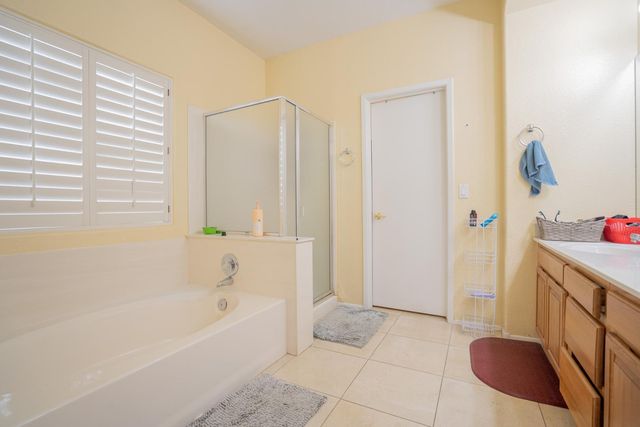 4613 E Desert Cactus Street, Phoenix, AZ 85032