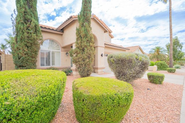 4613 E Desert Cactus Street, Phoenix, AZ 85032