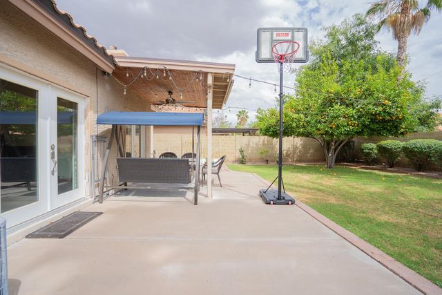 4613 E Desert Cactus Street, Phoenix, AZ 85032