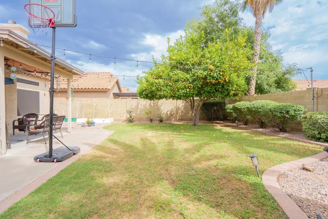 4613 E Desert Cactus Street, Phoenix, AZ 85032