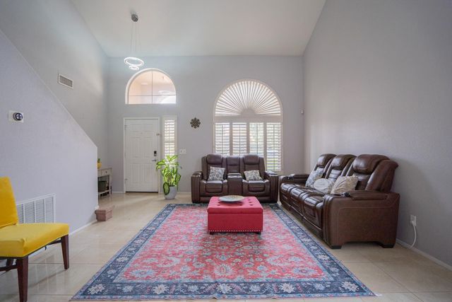 4613 E Desert Cactus Street, Phoenix, AZ 85032