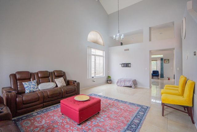 4613 E Desert Cactus Street, Phoenix, AZ 85032