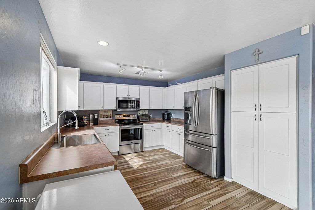 12917 W CHERRY HILLS Drive, El Mirage, AZ 85335 — photo 2