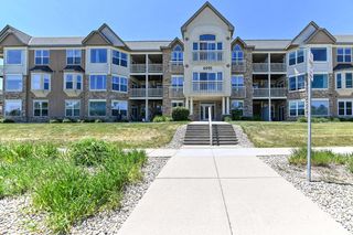 6995 S Riverwood BOULEVARD #S-202, Franklin, WI 53132
