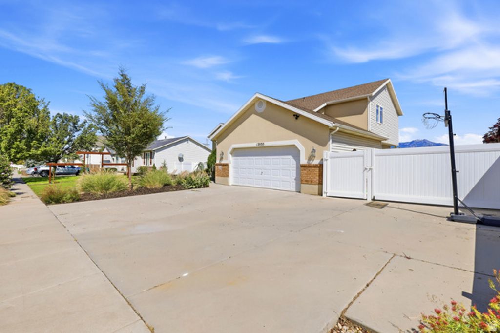13935 S LOOKOUT PEAK DR, Riverton, UT 84096 — photo 4