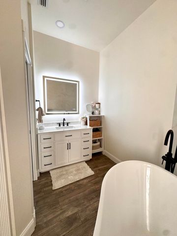 8452 Beaconhill Road, Palm Beach Gardens, FL 33410