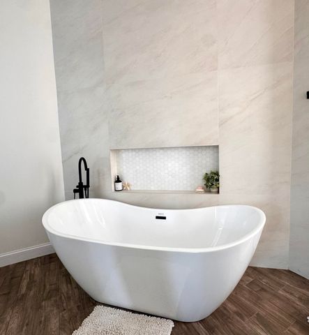 8452 Beaconhill Road, Palm Beach Gardens, FL 33410