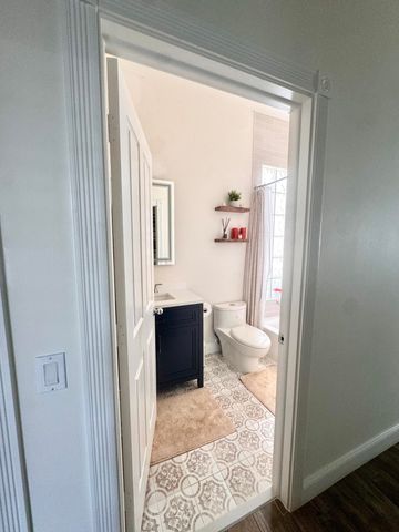 8452 Beaconhill Road, Palm Beach Gardens, FL 33410