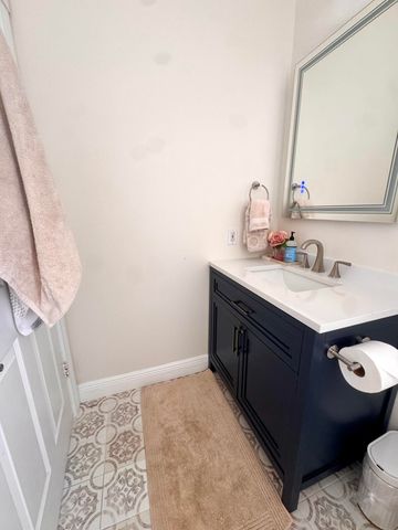 8452 Beaconhill Road, Palm Beach Gardens, FL 33410