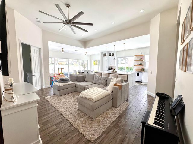 8452 Beaconhill Road, Palm Beach Gardens, FL 33410