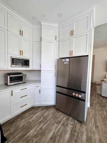 8452 Beaconhill Road, Palm Beach Gardens, FL 33410