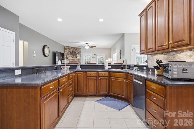 273 Cross Creek Drive, Marion, NC 28752