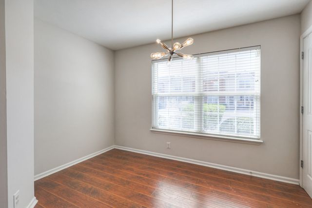 240 Arapaho Dr, Murfreesboro, TN 37128