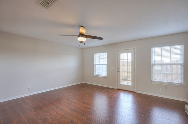 240 Arapaho Dr, Murfreesboro, TN 37128