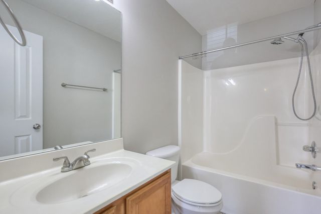 240 Arapaho Dr, Murfreesboro, TN 37128