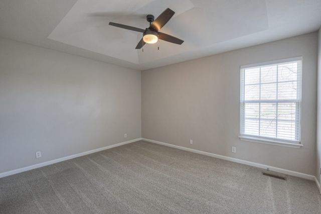 240 Arapaho Dr, Murfreesboro, TN 37128