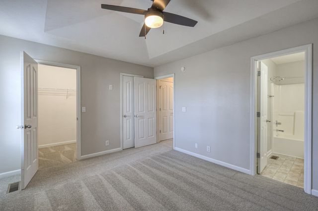 240 Arapaho Dr, Murfreesboro, TN 37128