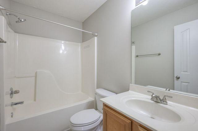 240 Arapaho Dr, Murfreesboro, TN 37128