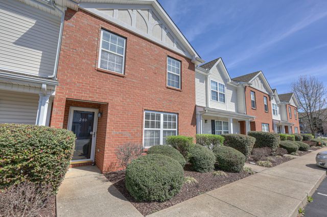 240 Arapaho Dr, Murfreesboro, TN 37128