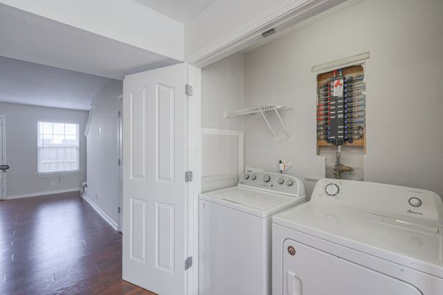 240 Arapaho Dr, Murfreesboro, TN 37128