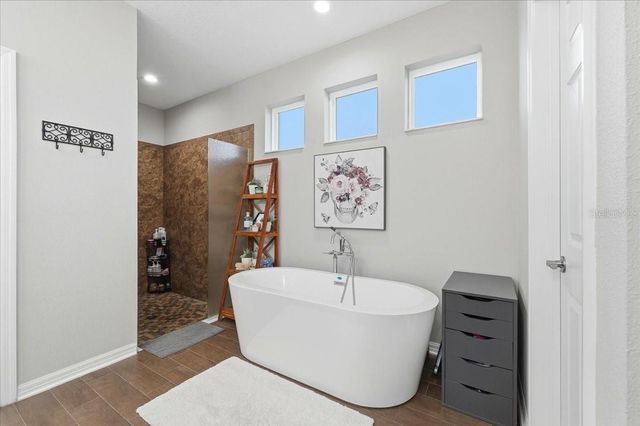 1740 VIA LAGO DRIVE, Lakeland, FL 33810