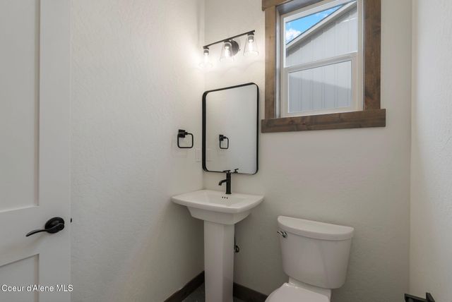 159 Backtrack RD, Sandpoint, ID 83864