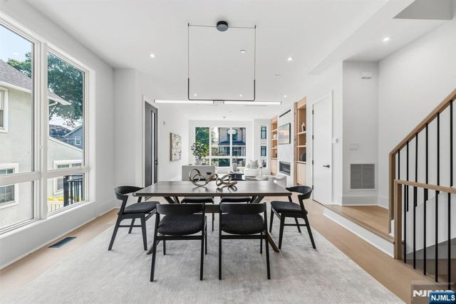 1017 Kingsland Lane, Fort Lee, NJ 07024
