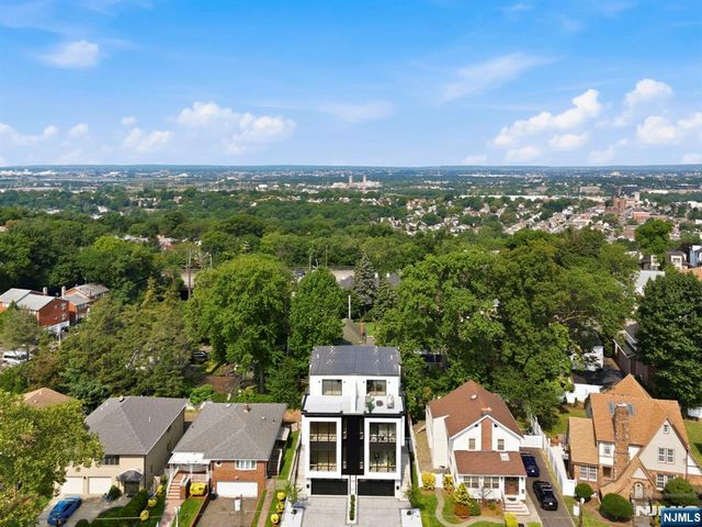 1017 Kingsland Lane, Fort Lee, NJ 07024