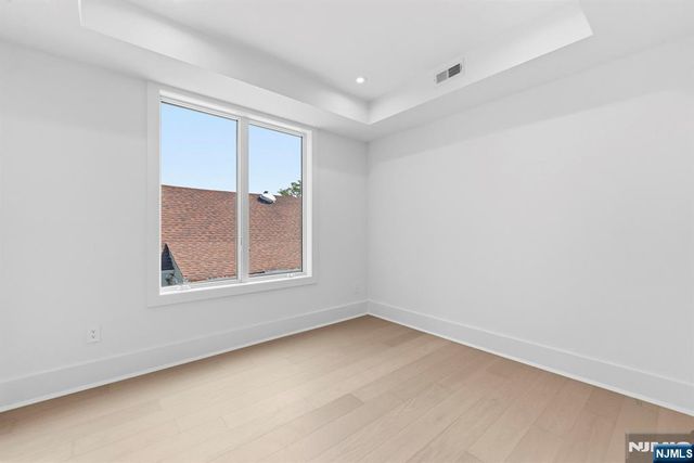 1017 Kingsland Lane, Fort Lee, NJ 07024