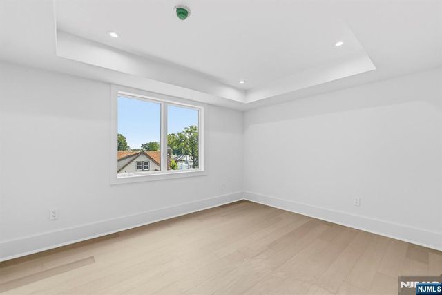 1017 Kingsland Lane, Fort Lee, NJ 07024