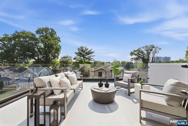 1017 Kingsland Lane, Fort Lee, NJ 07024