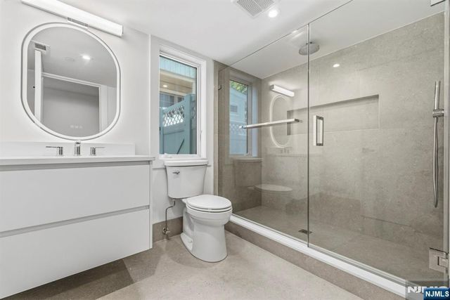 1017 Kingsland Lane, Fort Lee, NJ 07024