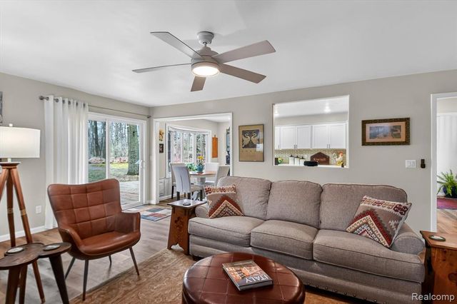5569 Lakeshore Road, Fort Gratiot, MI 48059