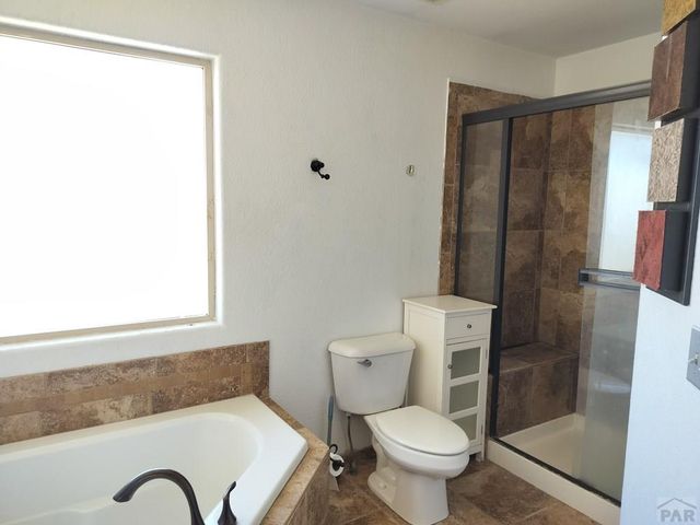 523 E Hahns Peak Ave, Pueblo West, CO 81007