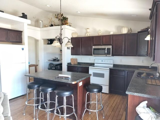 523 E Hahns Peak Ave, Pueblo West, CO 81007