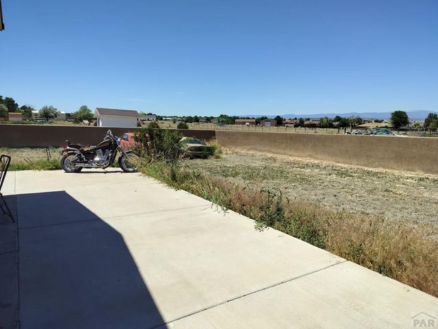 523 E Hahns Peak Ave, Pueblo West, CO 81007