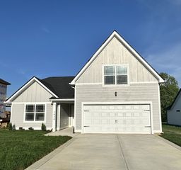 1020 Addler Dr, Springfield, TN 37172