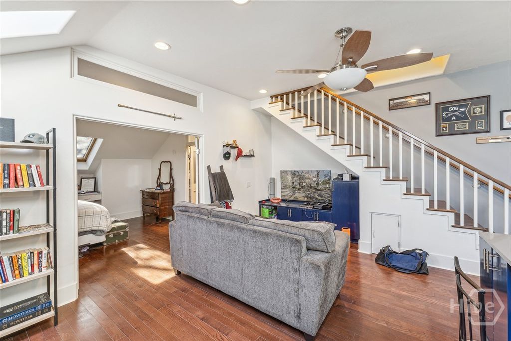 Image 11 of property listing at 8 W 37th Street F, Savannah, GA 31401