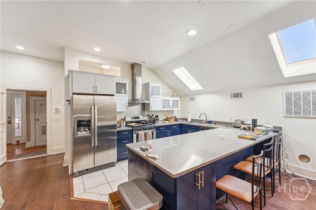 Image 13 of property listing at 8 W 37th Street F, Savannah, GA 31401