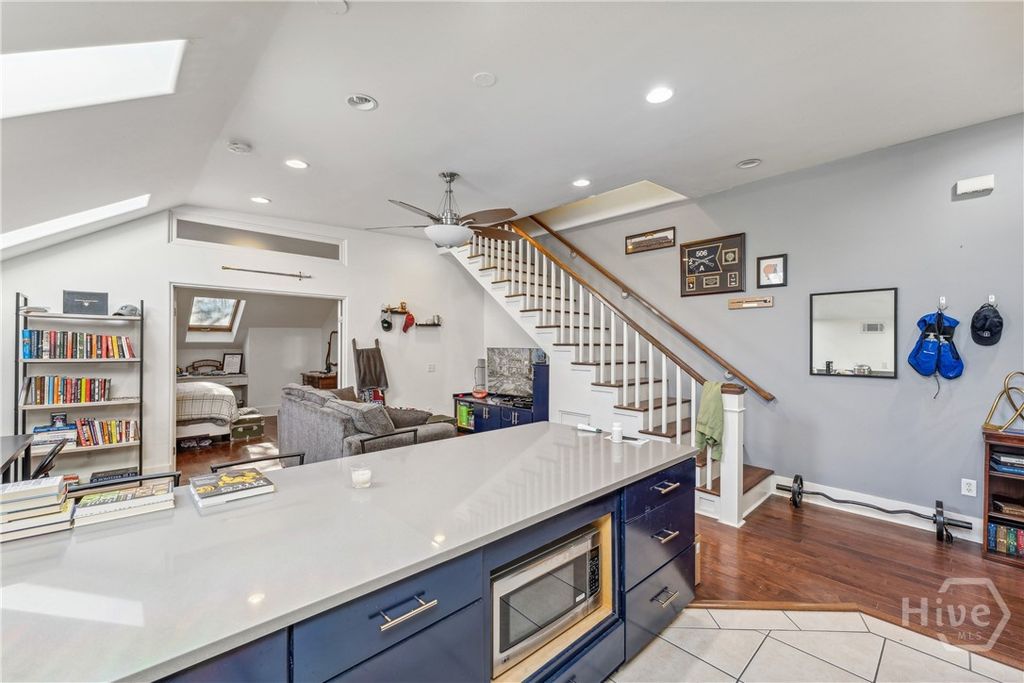 Image 15 of property listing at 8 W 37th Street F, Savannah, GA 31401