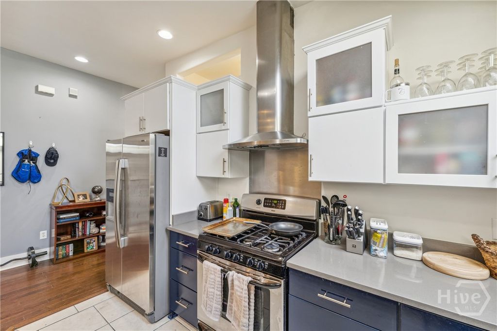 Image 16 of property listing at 8 W 37th Street F, Savannah, GA 31401