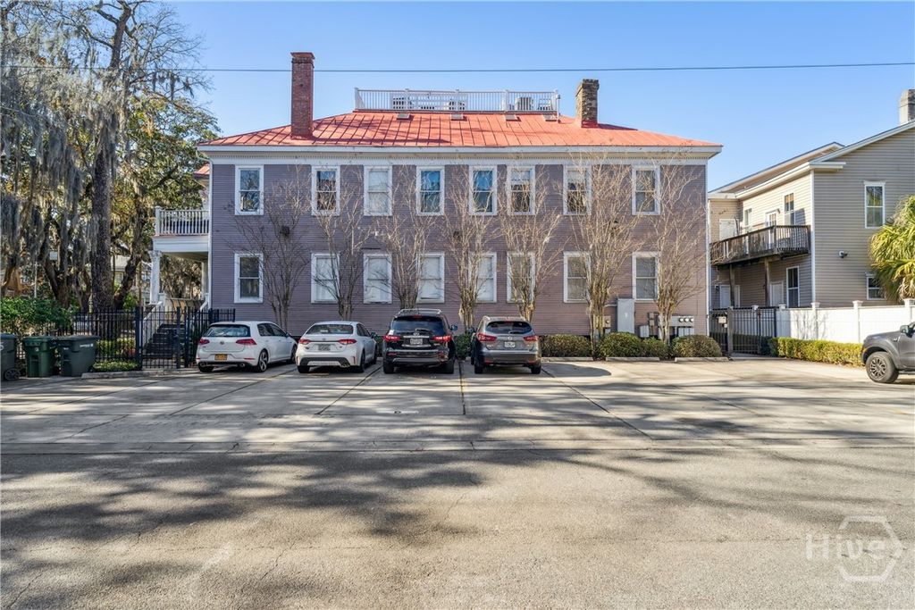 Image 27 of property listing at 8 W 37th Street F, Savannah, GA 31401