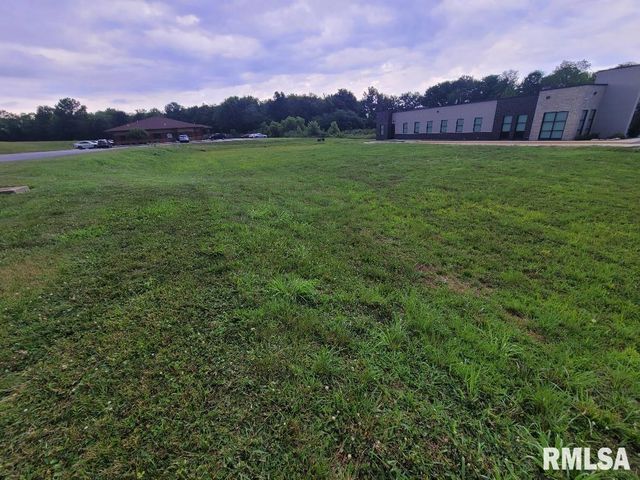 3128 Veterans Memorial Drive, Mt Vernon, IL 62864