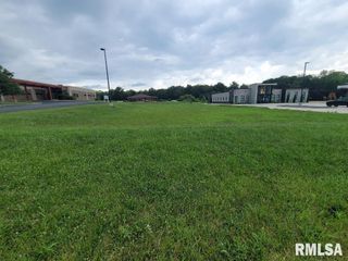 3128 Veterans Memorial Drive, Mt Vernon, IL 62864