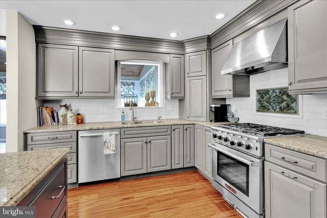 1907 MEADOW LN, Reading, PA 19610