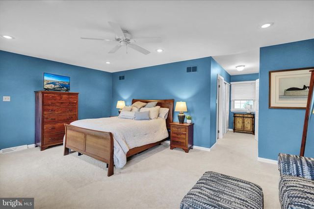 1907 MEADOW LN, Reading, PA 19610