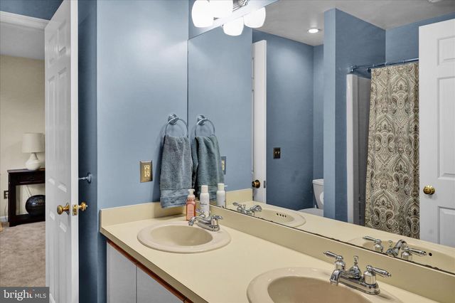 1907 MEADOW LN, Reading, PA 19610