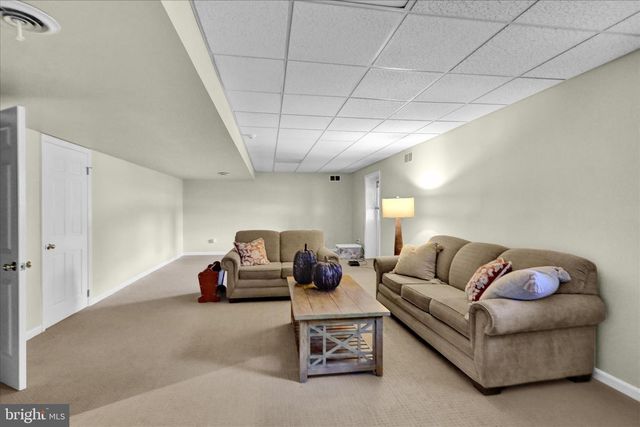 1907 MEADOW LN, Reading, PA 19610