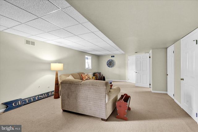 1907 MEADOW LN, Reading, PA 19610